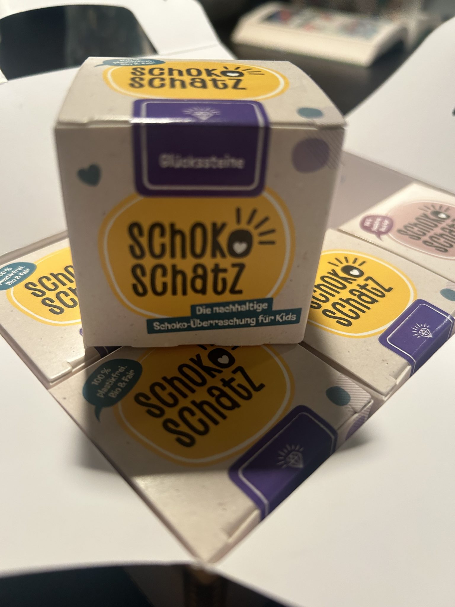 Schoko-Kugel aus Edel-Vollmilichschokolade - Bio & Fairtrade.