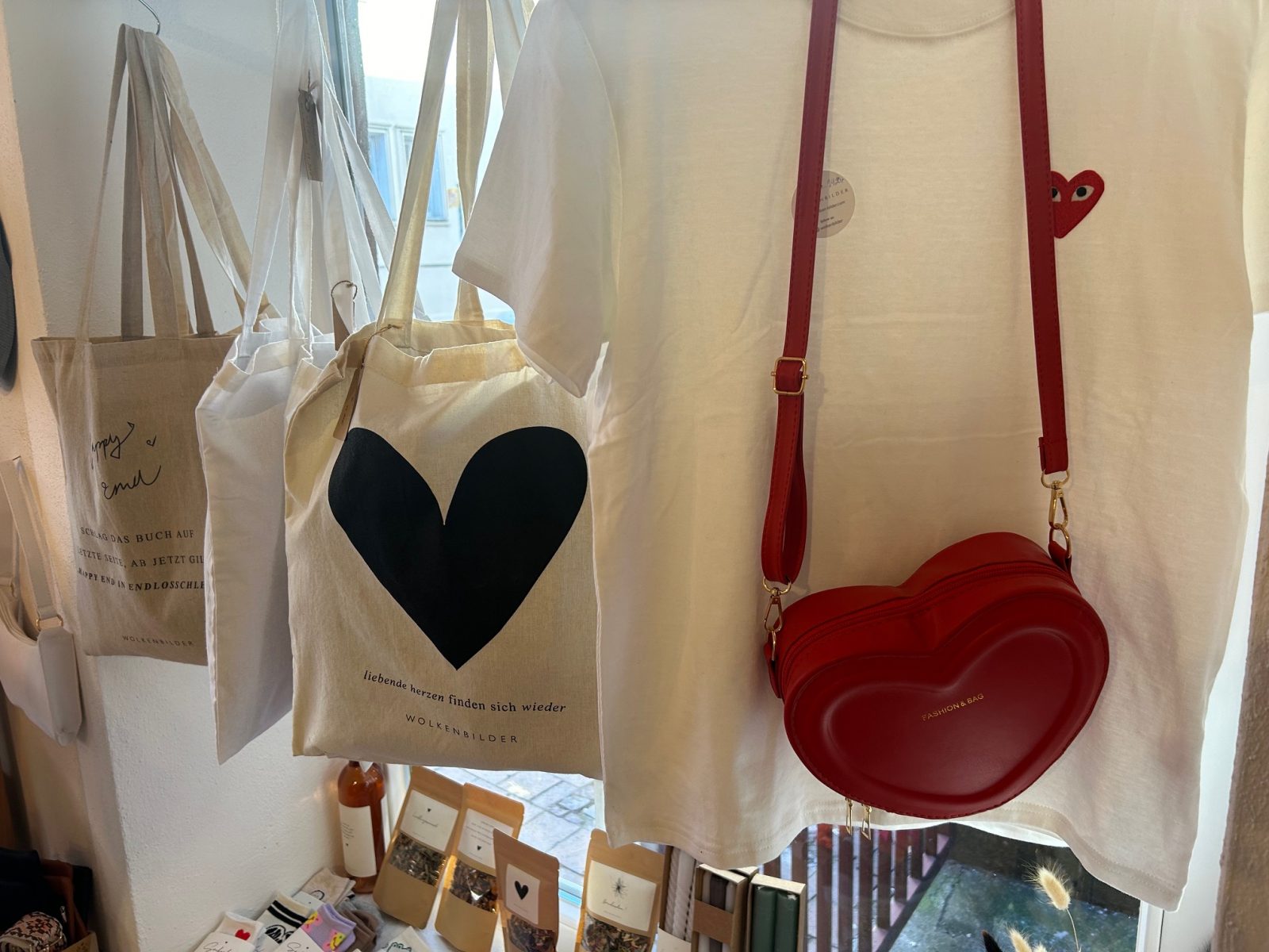 Stofftaschen mit Herzmotiv